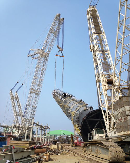 中核機械完成恒力石化101米大件設備吊裝,實現石化吊裝開門紅